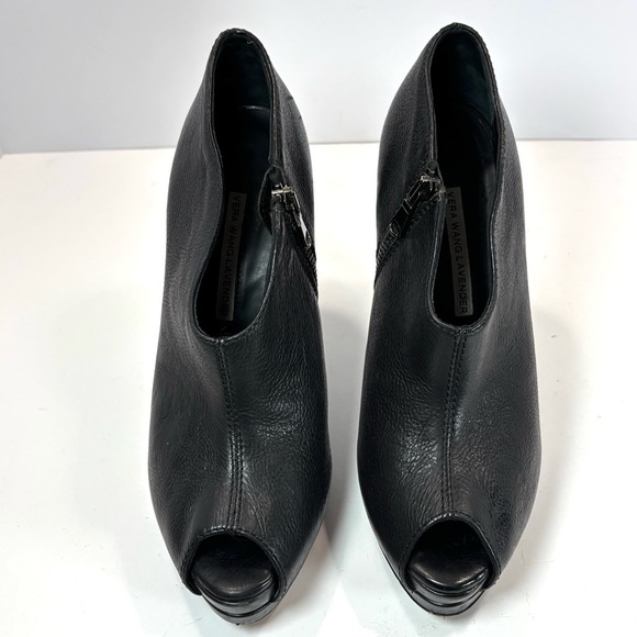 Vera Wang Lavender Black Heeled Booties Women Sz 6.5- Quiet Luxury Vtg Peep Toe - Picture 4 of 10